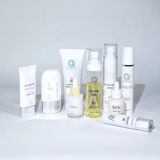 Vente en gros de marque privée Crème solaire minérale blanchissante végétalienne Taille voyage Black Girl Brume de protection solaire SPF 50 Spray SPF50 Voyage pour le visage Corps Crème solaire teintée sur mesure